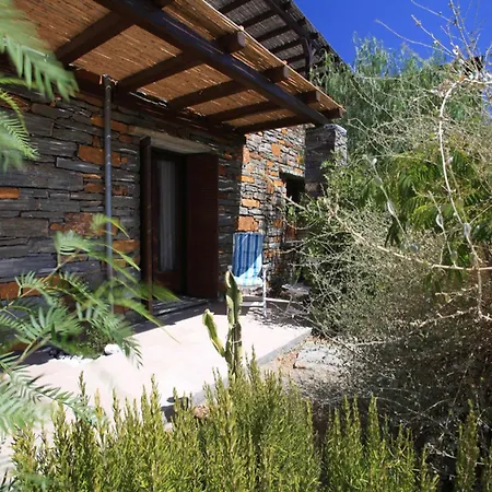 Your Seaside Luxury Retreat In Greece With Private *