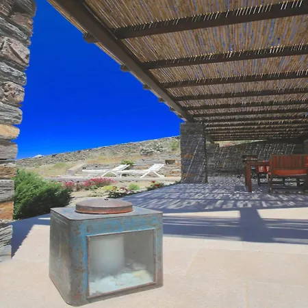 Your Seaside Luxury Retreat In Greece With Private Willa Korissia (Kea)